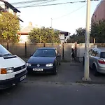 Tobyta nu primesc santieristi si petrecareti